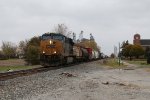 934 rattles across the north siding switch with Q642